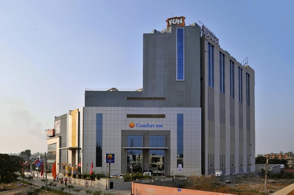 Comfort Inn Tulip Heights Bathinda Esterno foto